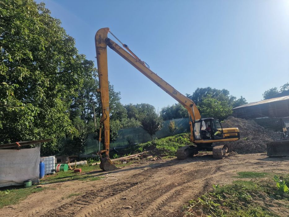 Vand/ inchiriez excavatoare brat 10/18 m