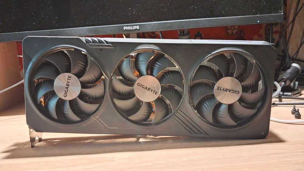 Radeon RX 7900 GRE Gigabyte 16gb