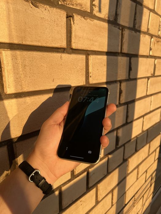 Продам iPhone 11