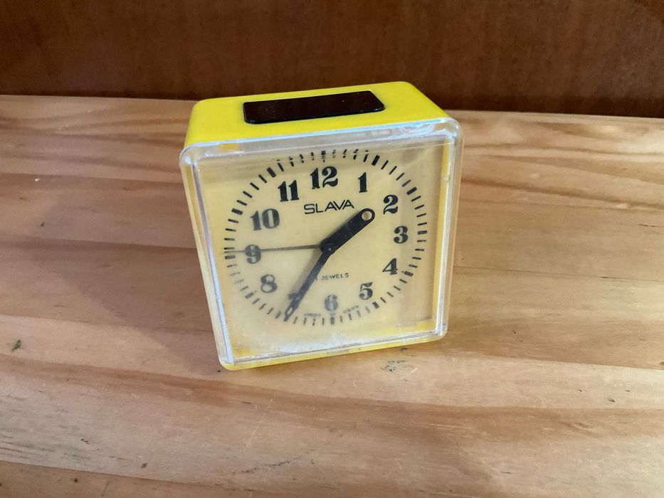 Настолни ретро часовници