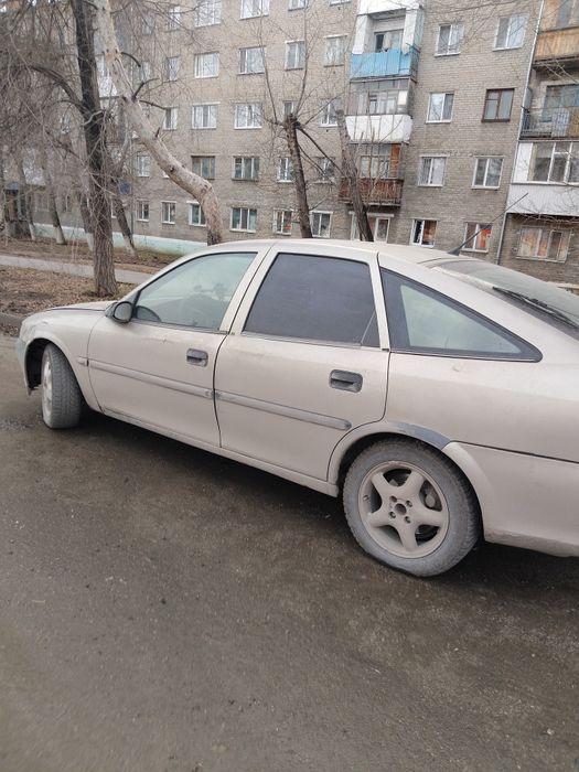 Продам машину Опель вектор б