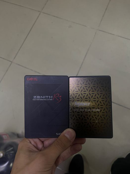 продаю SSD диск на 512