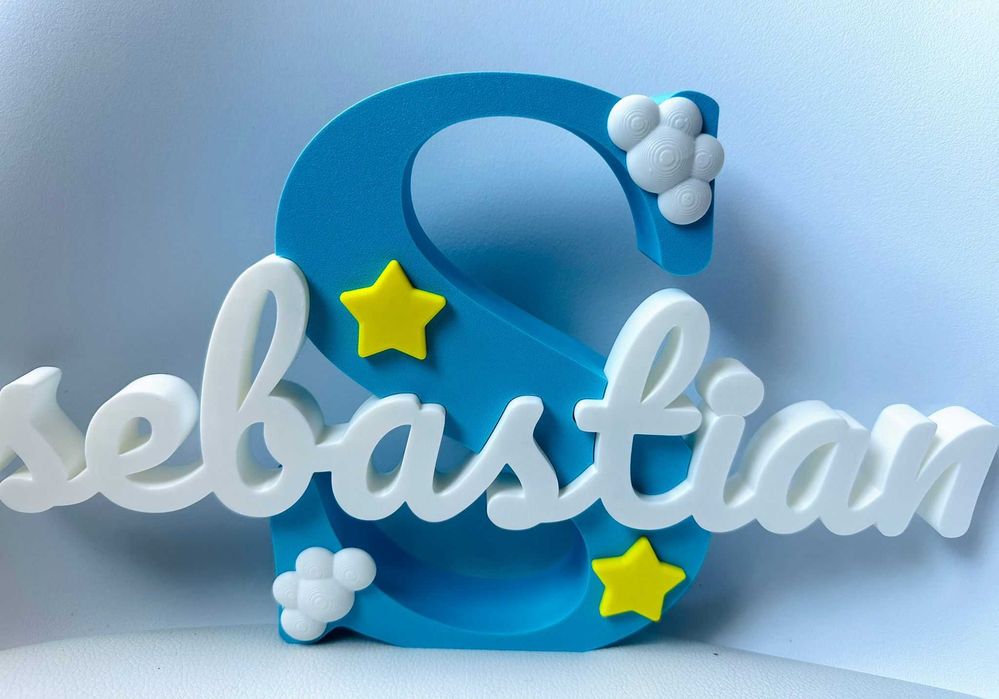 Decorațiune personalizată cu nume și inițială – printare 3D