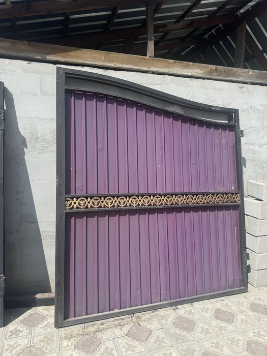 Ворота и дверь ..