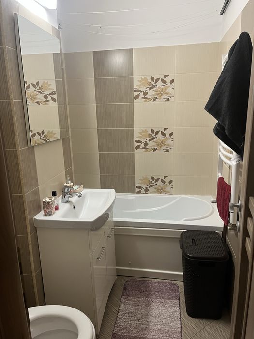 Inchiriez apartament 2 Camere str L.C. Babes