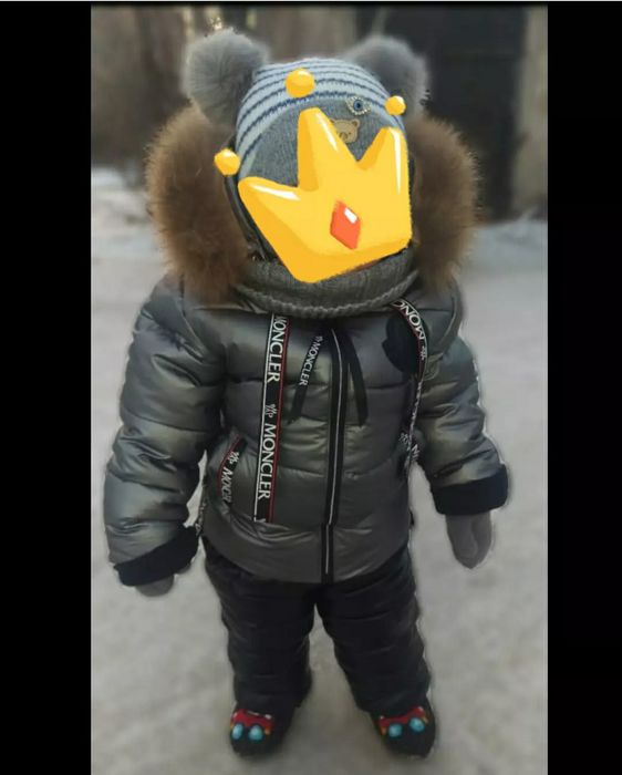 Продам детский зимний комбинезон Moncler