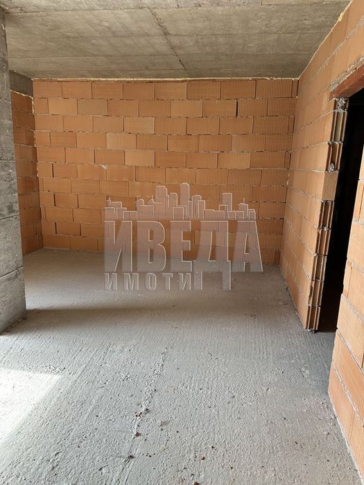 Продава се Двустаен апартамент в Варна, Централна поща - 74 кв.м за 3811 €/кв.м - Снимка #11