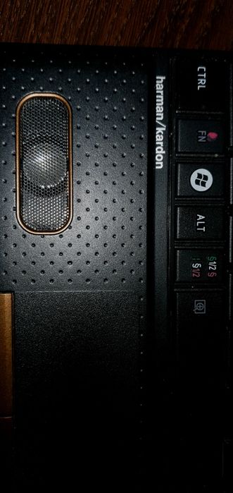 Лаптоп Toshiba NB520-11N