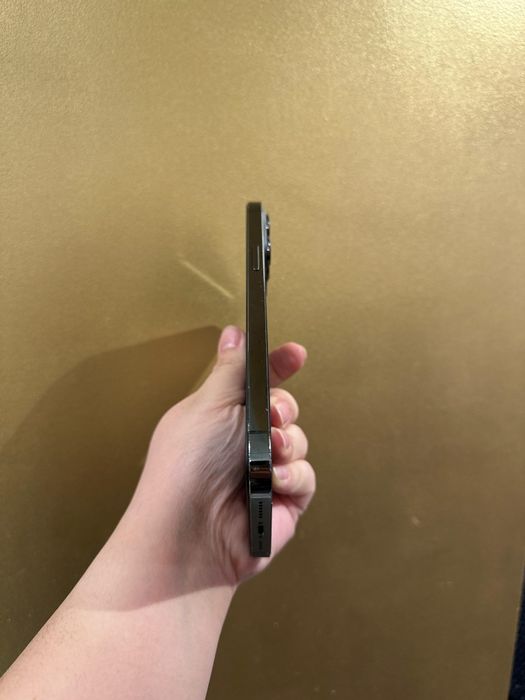 13 pro Max. В хорошем Состояние.