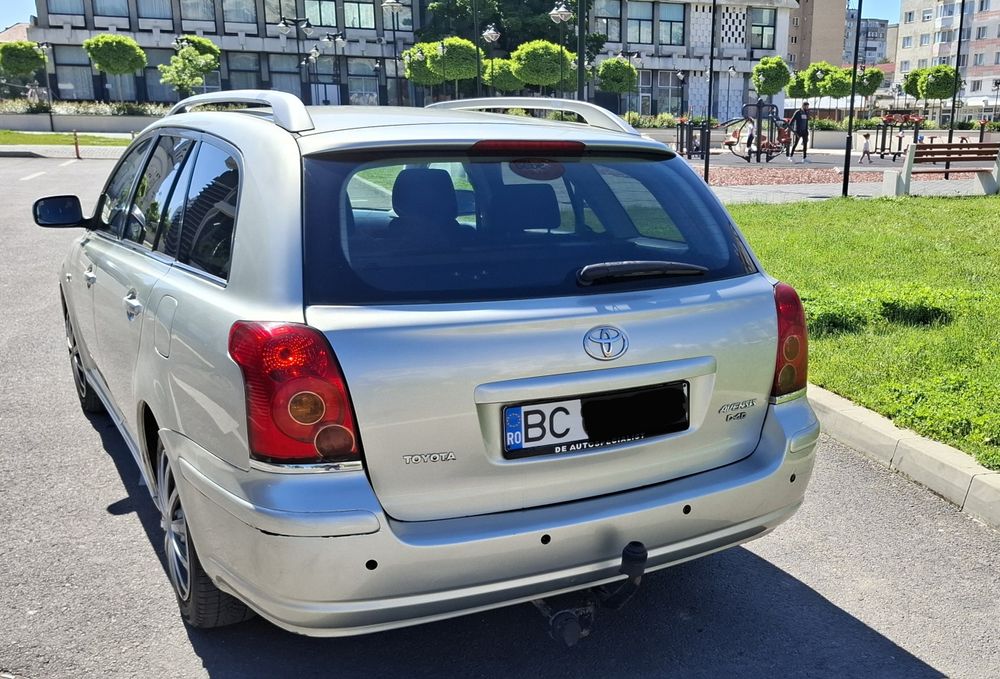 Toyota Avensis 2.0 D4D 116cp • Clima • Motorul foarte fiabil si economic