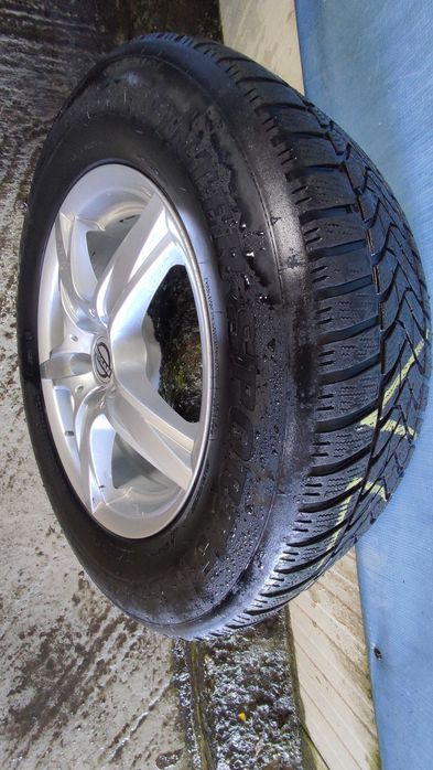 Roți de  iarnă  Nissan 215/65/R16 DUNLOP