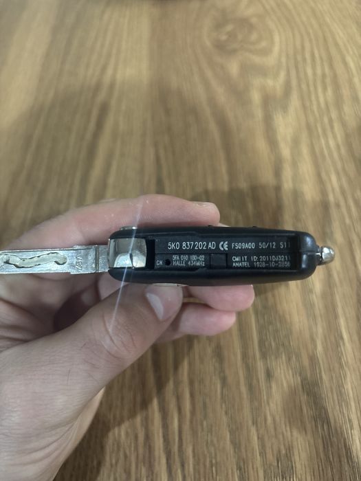 Ключ SEAT / VW корпус 5K0 837 202 AD — flip ключ (HU66, ID48)