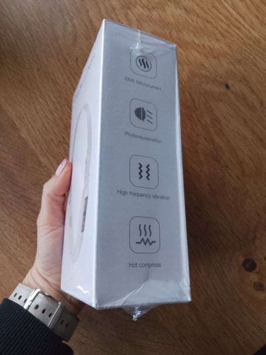 EMS Уред за премахване на двойна брадичка