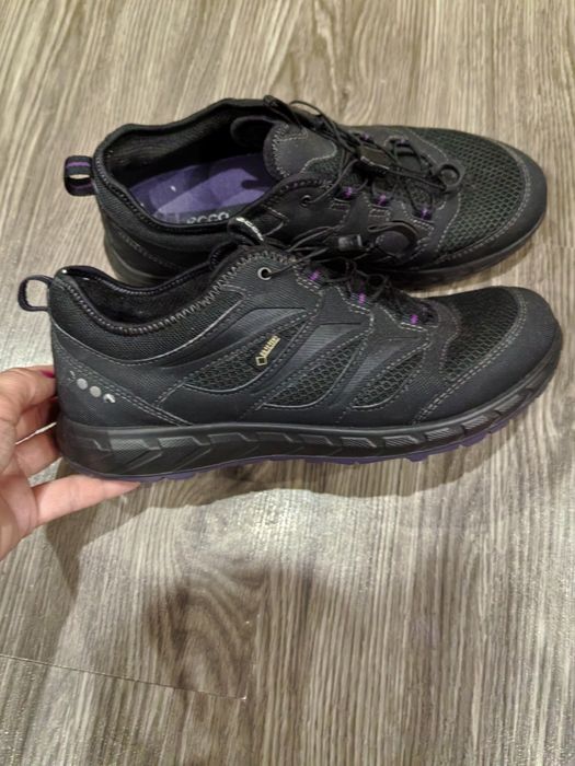 Елегантни и спортни Обувки