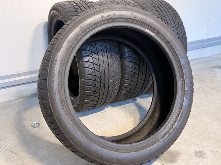 225/45/18 зимни гуми BRIDGESTONE BLIZZAK LM001