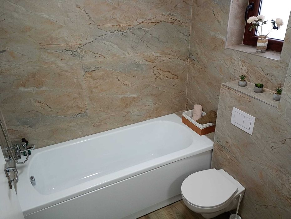 Apartament 3 camere 84 mp utili + 20 mp terase Et 2  zona D-na Stanca.