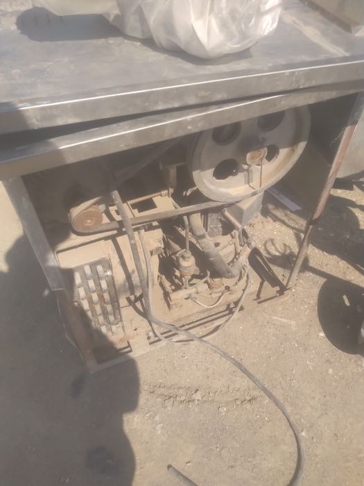 Muzqaymoq apparatlar sotiladi 3tasi 10 mln so'm kelishamiz.