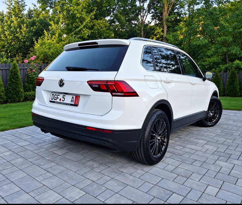 Volkswagen Tiguan 2020 Model IQ Drive 2.0 TDI 150 CP Bord digital  Highline  Distronic Camera 360°