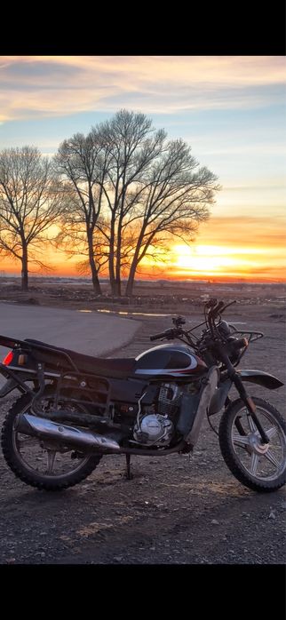 Продаю мотоцикл 150 кубов