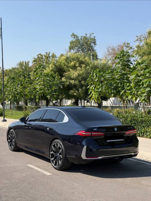 Bmw i5 naqd ga va savdo nasiya godovoy 20 % nomizga o’tkaziladi.