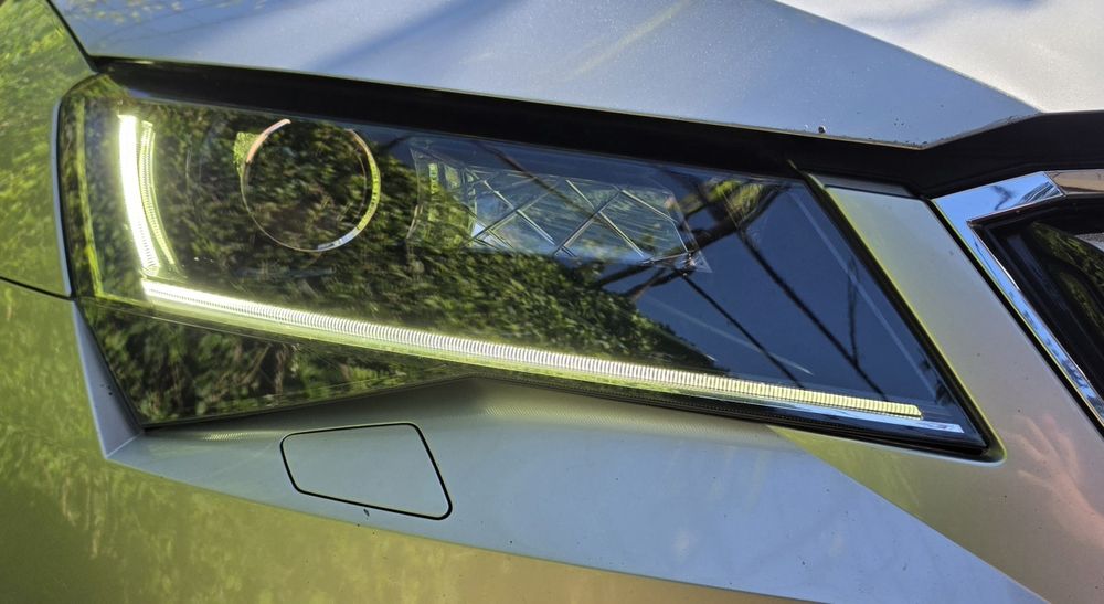Фарове за Skoda Superb 3 Hella 2019г.
