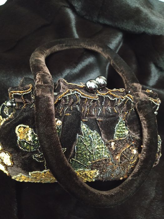 Sumka qo'l mehnati ishlangan