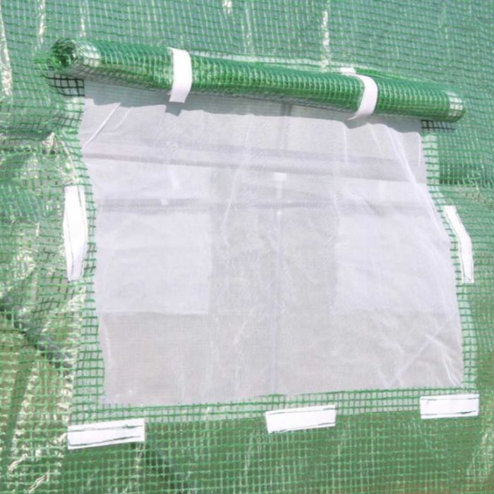 Голяма оранжерия с отлична вентилация и здрава конструкция