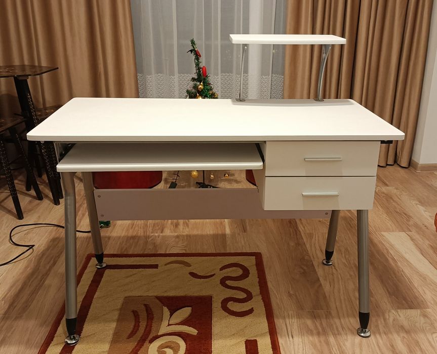 Vând i birou calculator