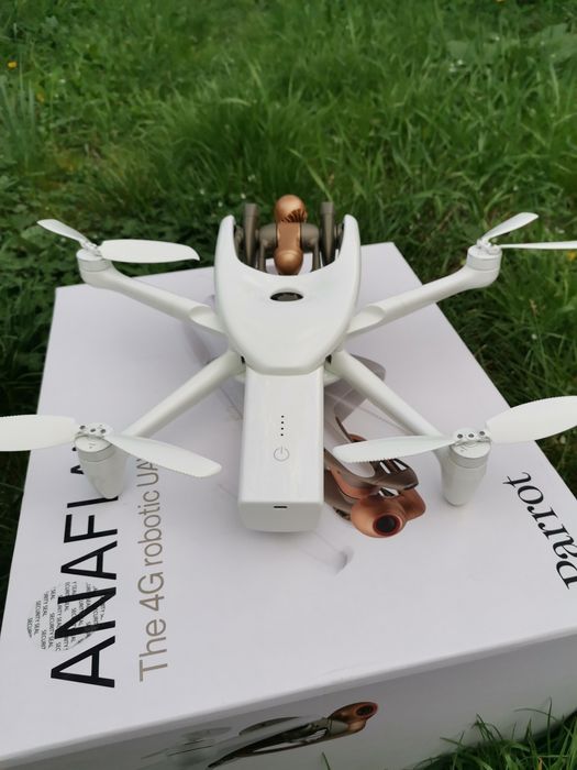 Drona Parrot Anafi Ai  4G Robotic UAV  + ipad mini 6