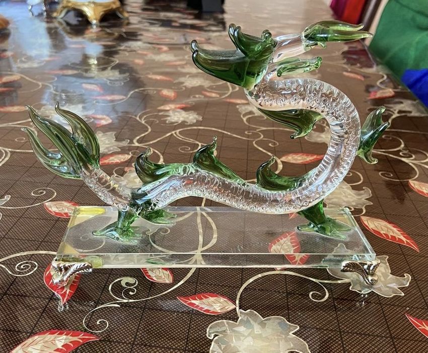 Статуэтка стеклянная