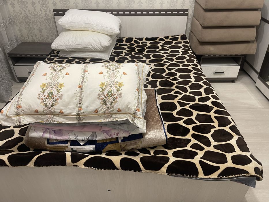 Спальный гарнитур