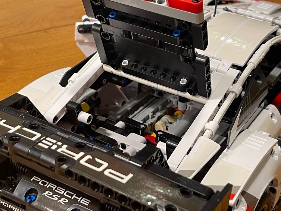 Уникален конструктор Порше 911 RSR със задвижване