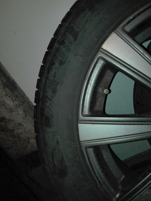 джанти с гуми 195/60 R15 за ТОЙОТА AVENSIS 2001 COMBI