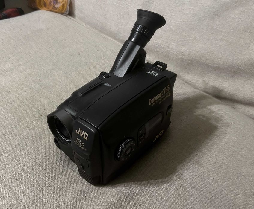 Camera Video JVC GR AX200EG VHS C Made in Japan Vintage 1995 Iasi