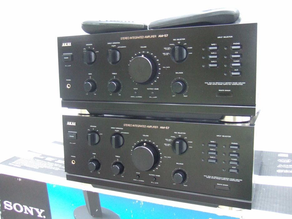 Amplificatoare Akai AM-57 [ Doua Aparate De Elita Cu telecomenzi ]