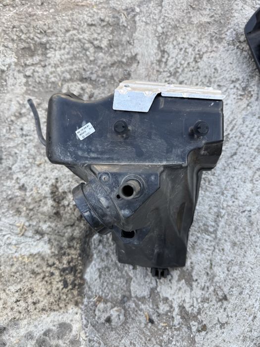 Carcasa filtru aer audi a4 b8 Cod: 8k0133835b 8k0133837b 03g906461c