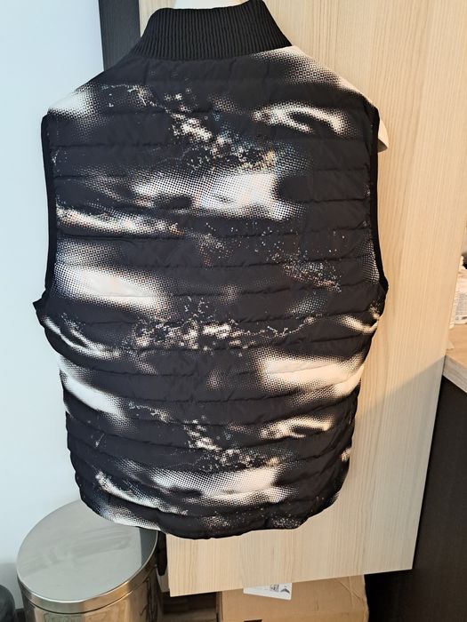 Vând vestă cu puf originală Bikkembergs