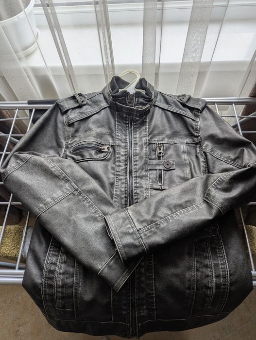 Продам кожзам куртку