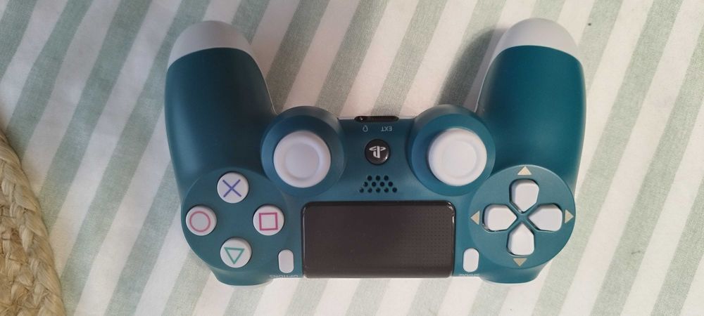 Чисто нов Playstation 4  dualshock 4 joystick джойстик