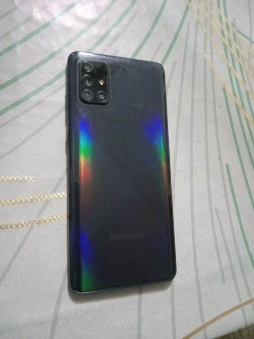 Samsung A71     .