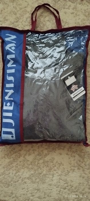 Мужской жемпер сотилади