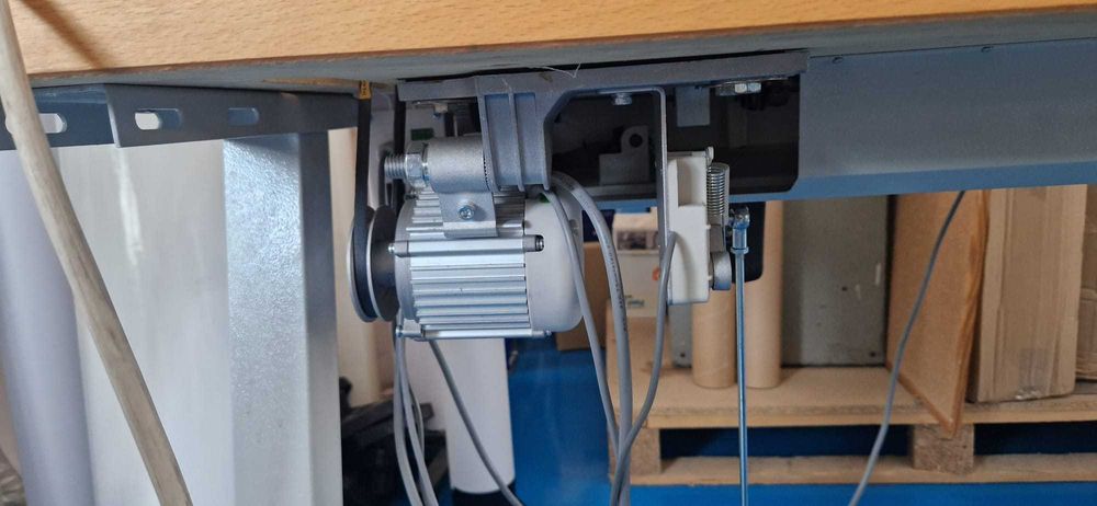 Vand masina de cusut zig-zag Durkoph Adler model 527I-811 - nefolosita