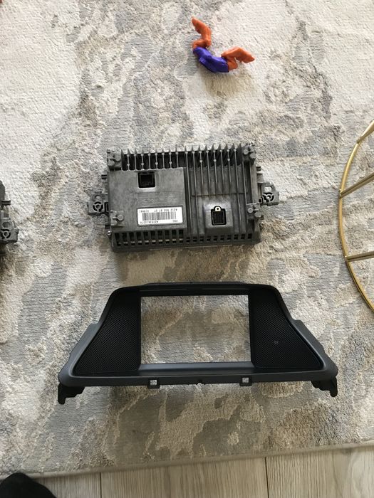 Дисплей плюс Команд за w218 и w212 Mercedes