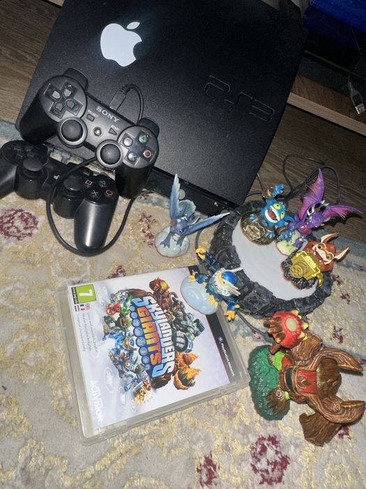 Consola ps 3+2 controller+skylanders dispozitiv si figurine