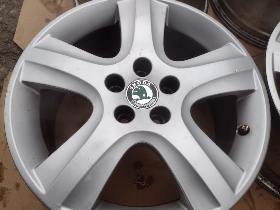 Оригинални 16-5х100 ЕТ42 6.5j Шкода Октавия 1