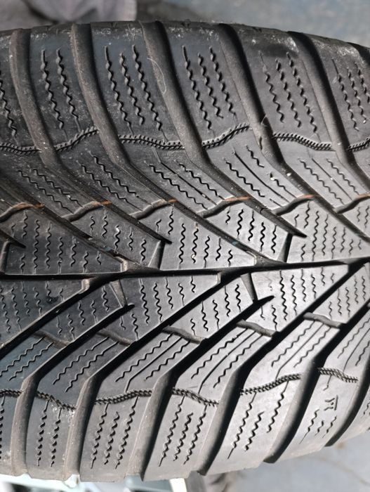 Jante originale Seat Leon ,anvelope iarna 225 40 18 Kumho dot 2022