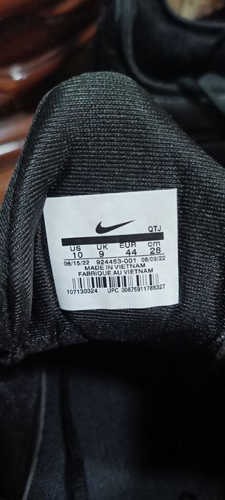 Продам мужские кроссовки