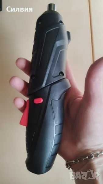 Електрическа отвертка 3.6V + 22 части (НОВА)