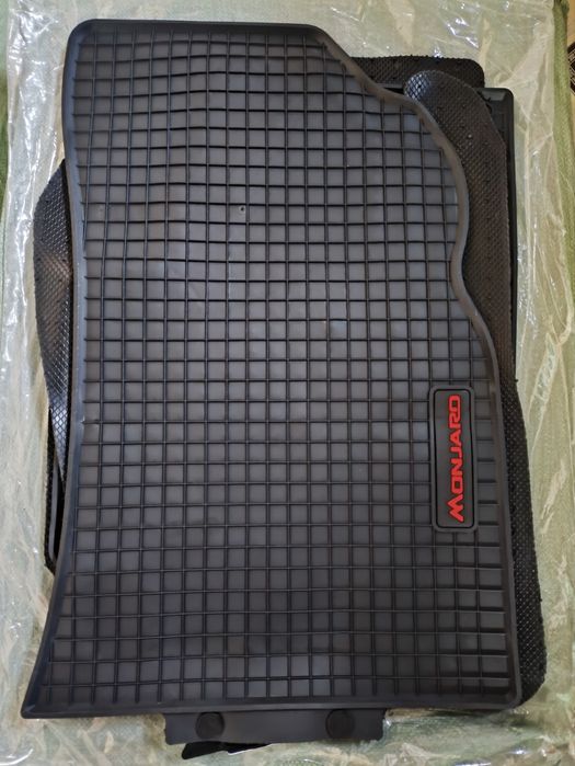 Полики Geely Monjaro. Новые.