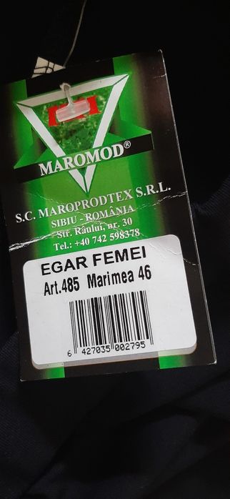 Pantaloni  sport noi cu eticheta  marimea M